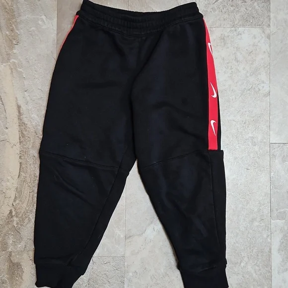 Nike Long Sleeved Shirt and Joggers Set. EUC. - Picture 5 of 6